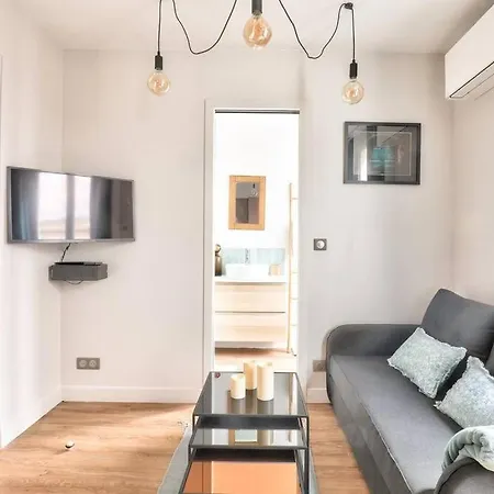 Cozy And Practical In Center Apartment